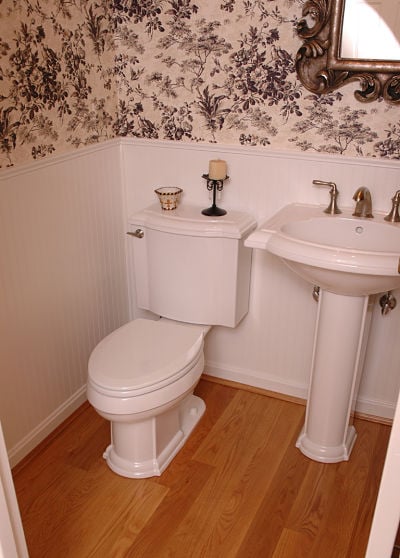 half-bath-with-pedestal-sink