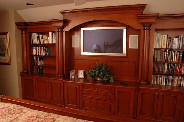custom-bookcases-with-built-in-tv