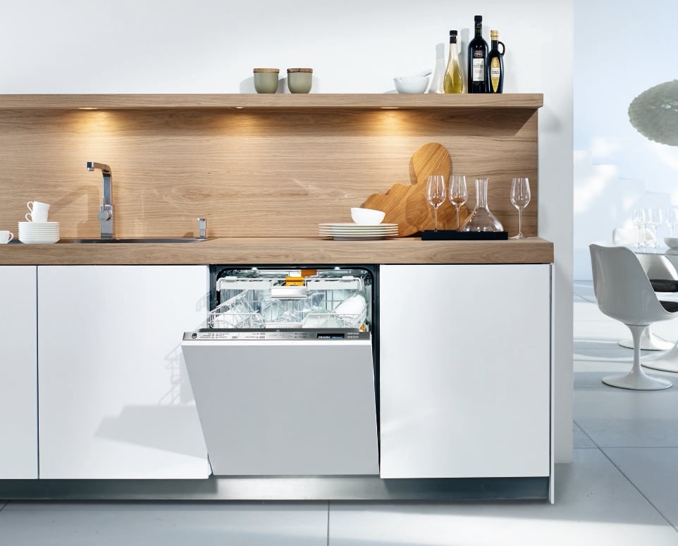 Fully-Integrated Full-size Dishwasher Custom Panel Ready from Miele