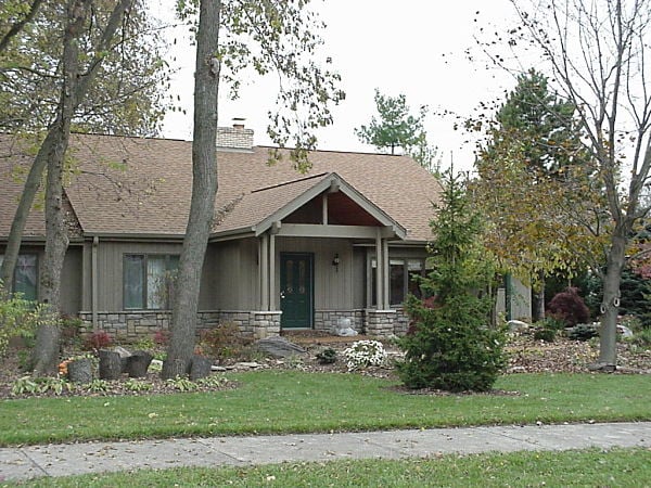 ranch home with portico