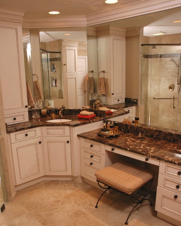 Elegant Sink and Vanity