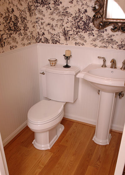 Two Piece Toilet and Matching Pedestal Sink