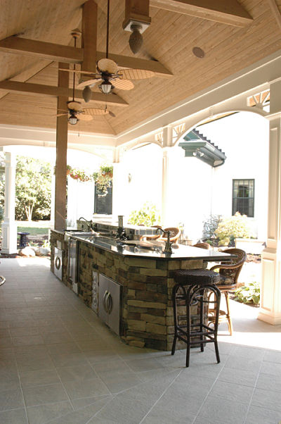 veranda with ceramic tile flooring