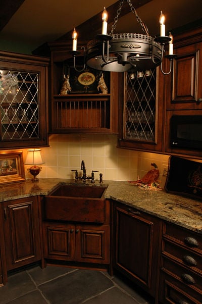 basement english style kitchen