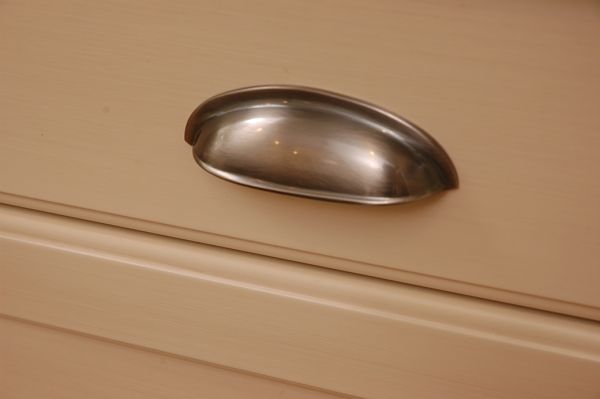 placement of cup pulls on drawers