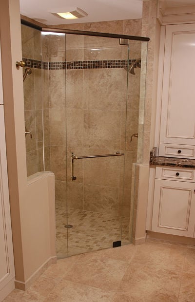 walk-in shower with fan/light unit