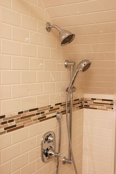 shower with lever handles