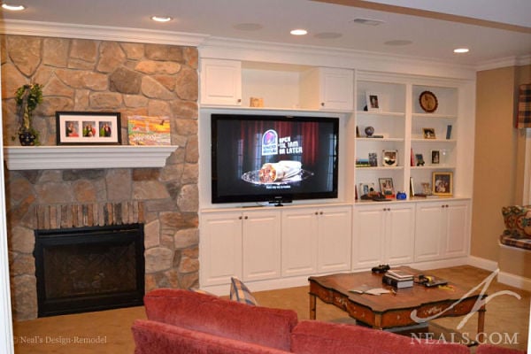 basement with built in shelves