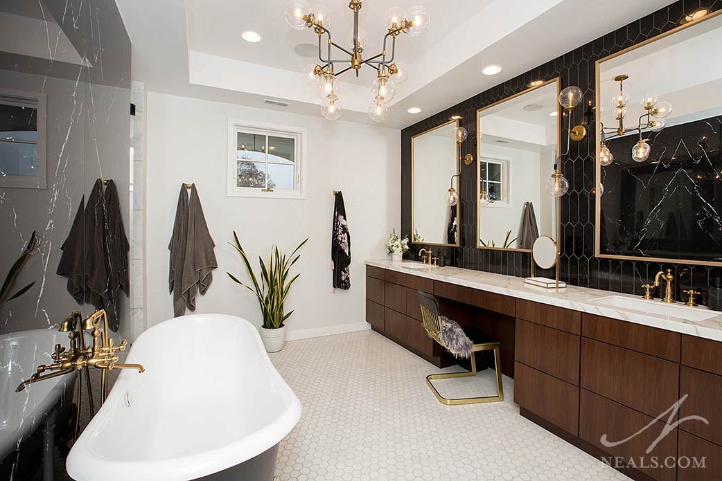 Bathroom Ideas: How to Combine Black, Brass, White and Wood Perfectly