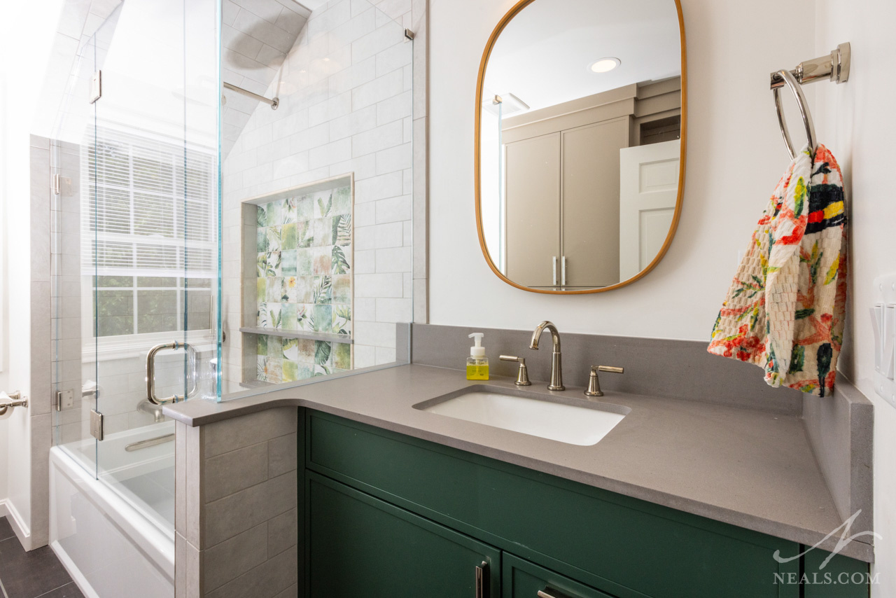 Maximizing Space in a Small Bathroom Remodel