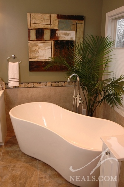 Curved Free-standing Tub