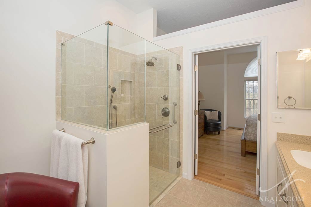 Master Bathrooms Without a Tub