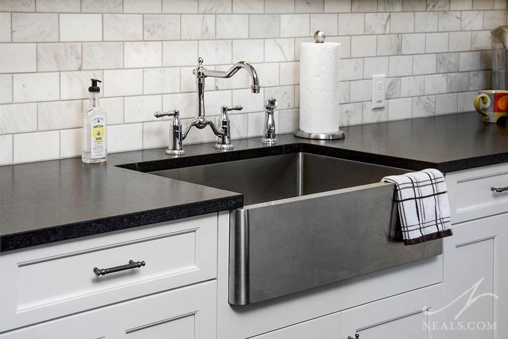 Choosing The Right Kitchen Sink, How To Cut Granite Countertop For Farmhouse Sink