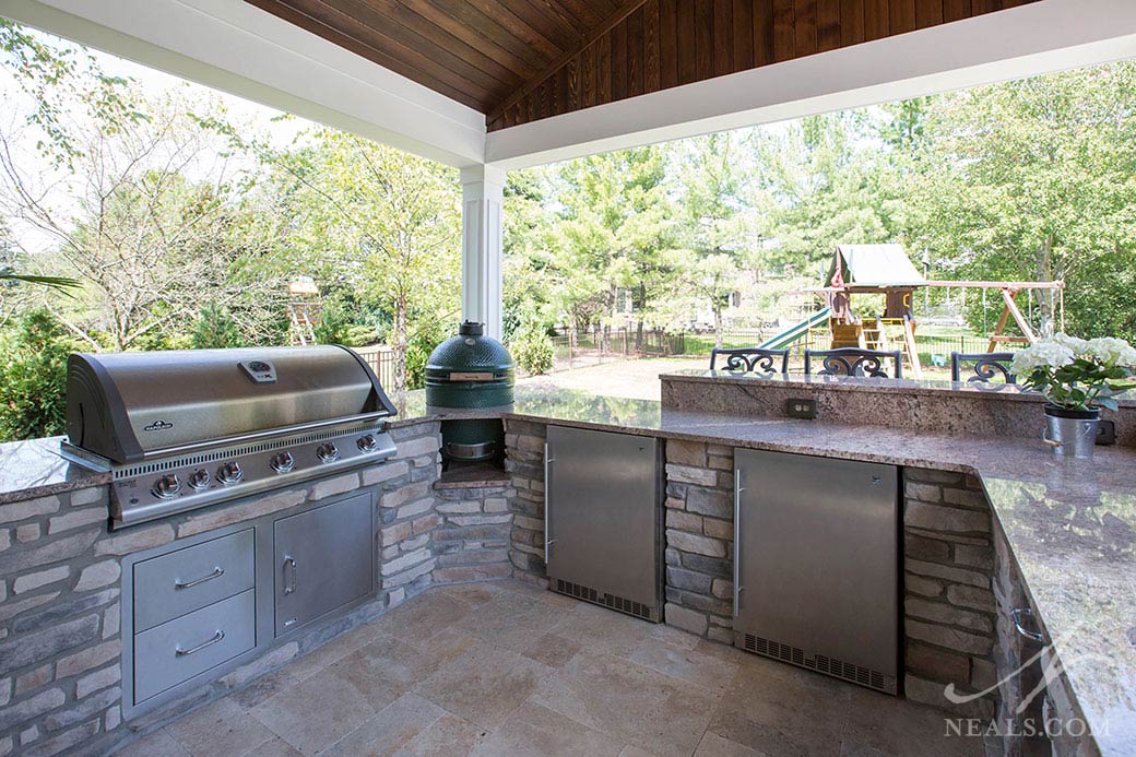 custom outdoor kitchen